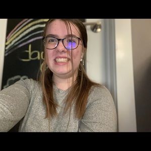 Meet your Posher, Abbi